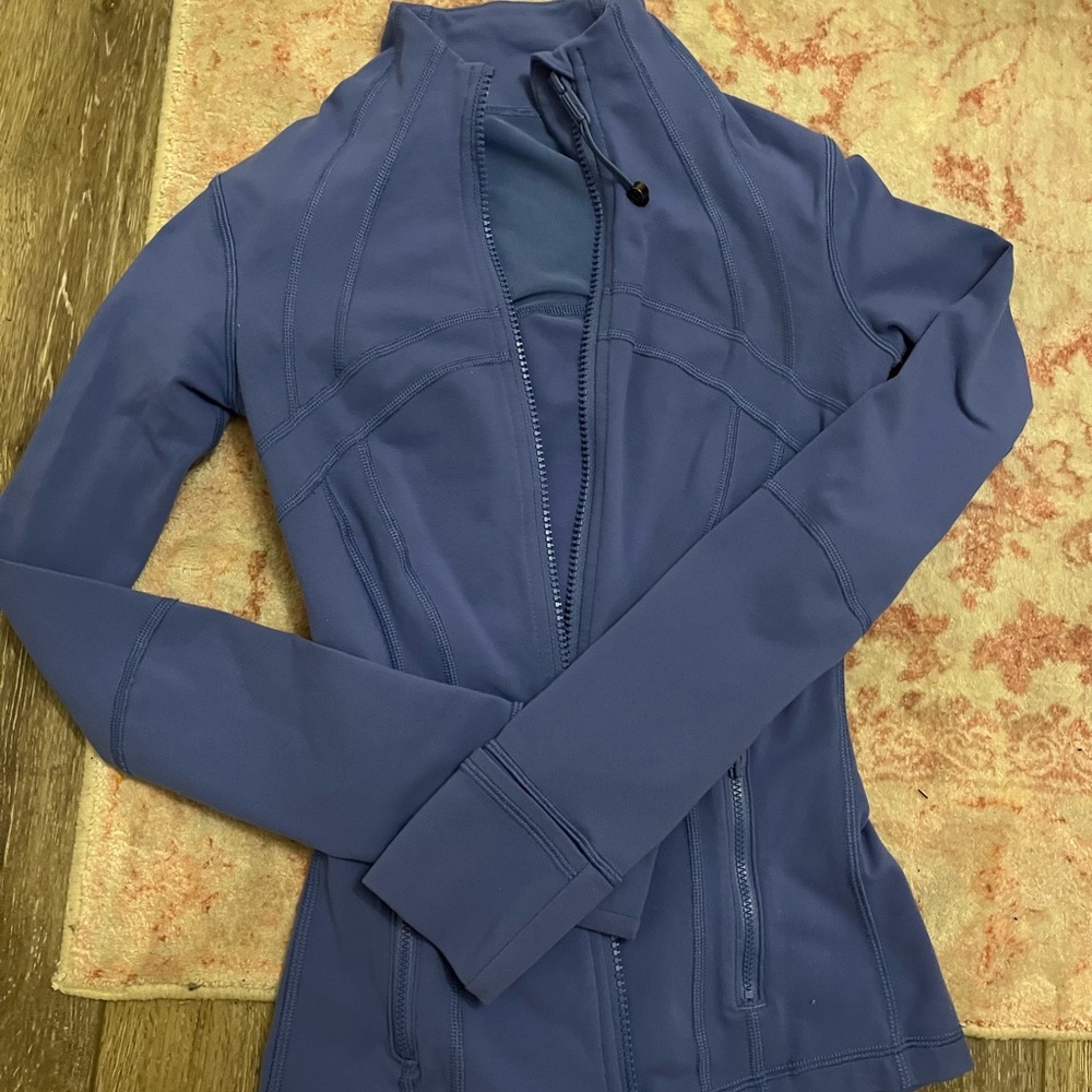 Lululemon pool blue define jacket in size 0